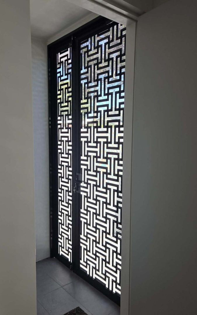 Decoview East Geo Porch Enclosure Internal View
